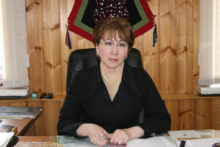15. Захарова Айталина Афанасьевна. 2003-2005